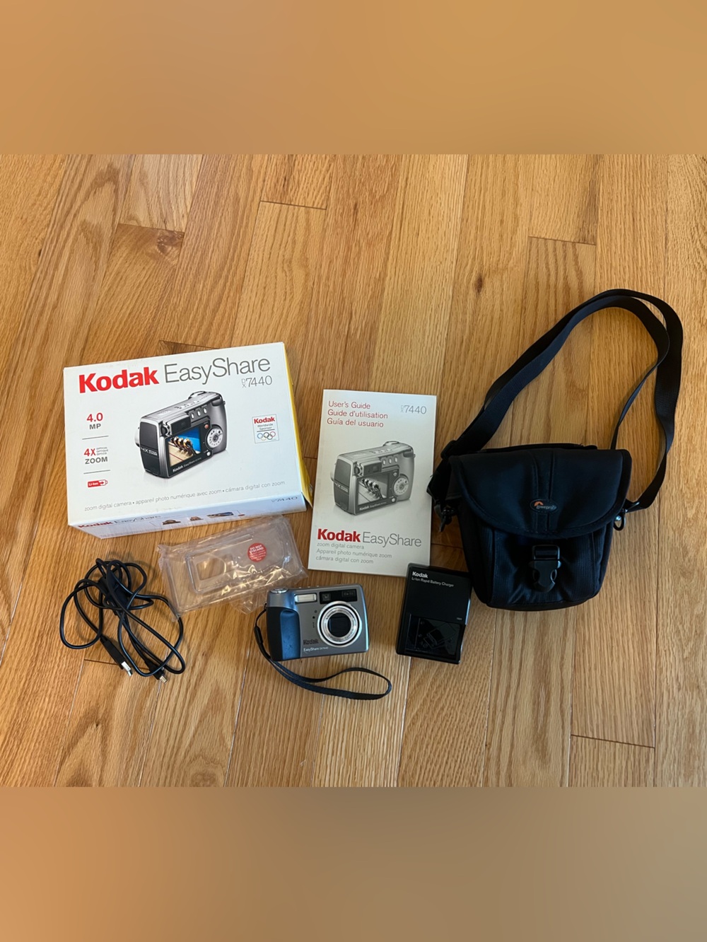 Kodak EasyShare DX 7440 Digital Camera Bundle